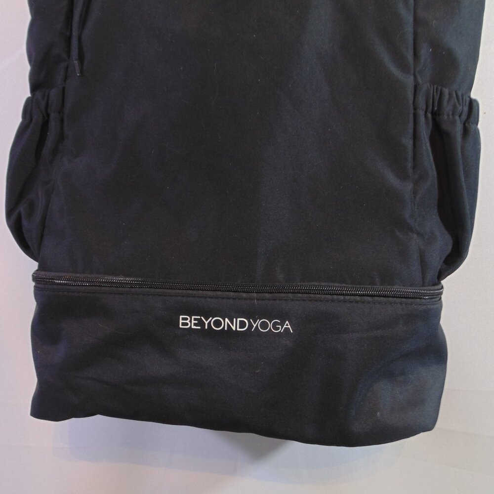 Black Drawstring Beyond Yoga NEW Black Convertible Gym Bag Backpack - Picture 2 of 6